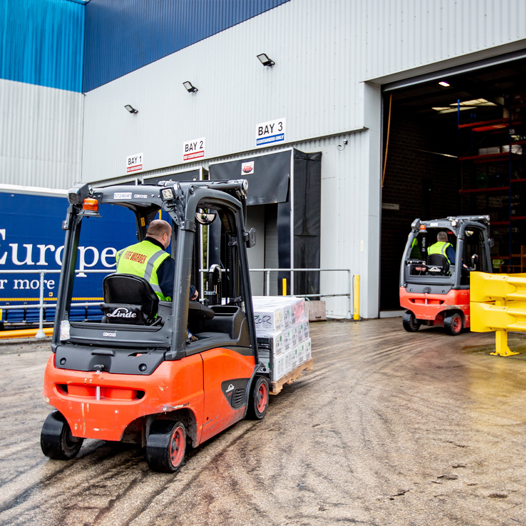 middlegate loading cargo 002